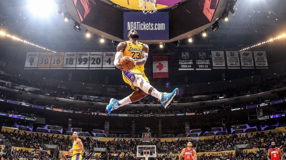 Some roommates forget to do the dishes. 
Some roommates forget to take out the trash. 
Others forget you live there too 🥲

<a href="/KingJames/">LeBron James</a>