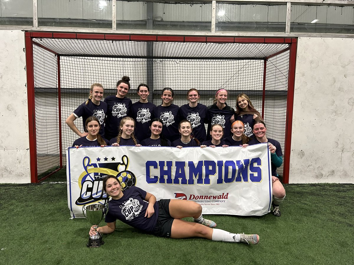 theindoorcup's tweet photo. Congrats to the High School Girls Division 1 Champions - Edwardsville https://t.co/WkVvmxb9Oc