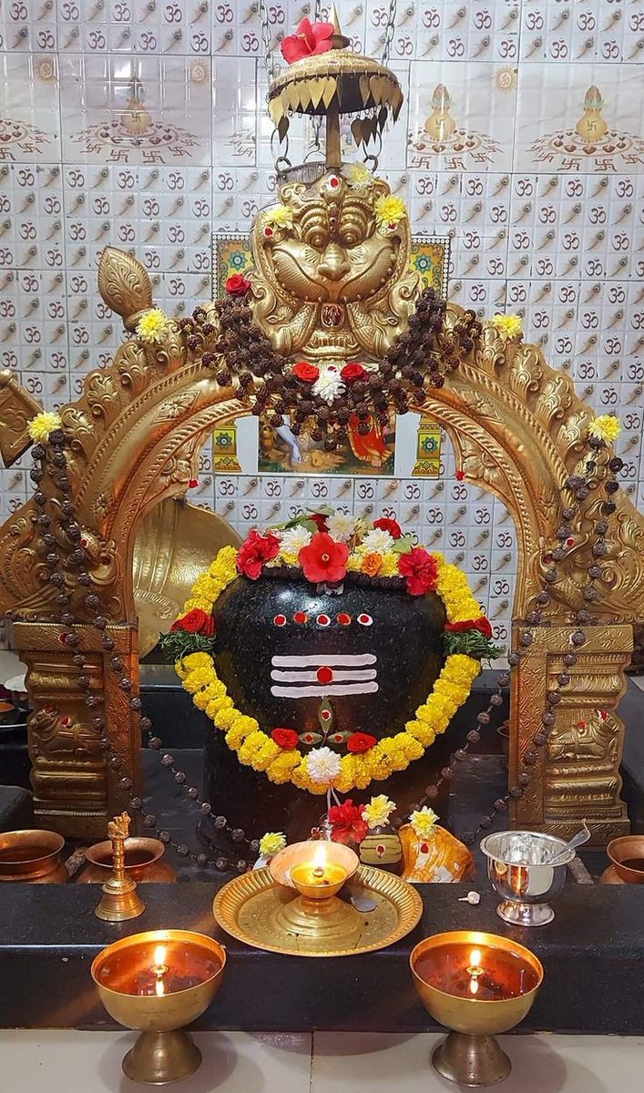 mohbhangpiya's tweet photo. हर हर महादेव , सब तुम्हारे सहारे बाबा ♥️🙏🏻 https://t.co/9LT0Em12kx