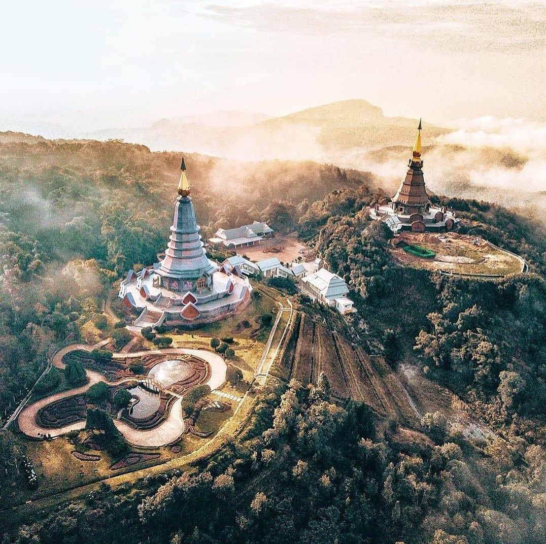 C'est le moment idéal pour visiter Doi Inthanon, dans le nord du pays ! Le point culminant de la Thaïlande, et un paysage montagneux sublime !

#amazingthailand #thailand #norththailand #mathailande #thailande