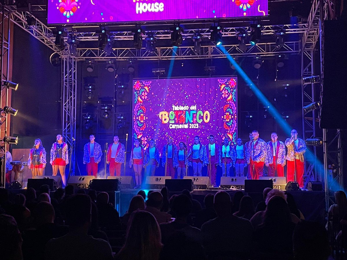 Con su espectáculo “Acción y reacción” pasó revista House 💃

#carnaval2023