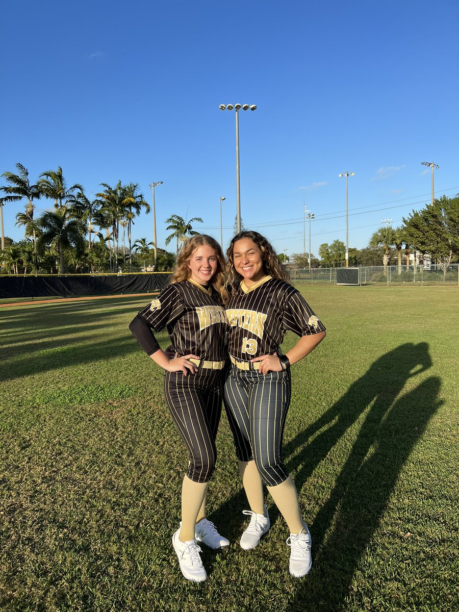 Jade Castillo | 3B/1B tweet media