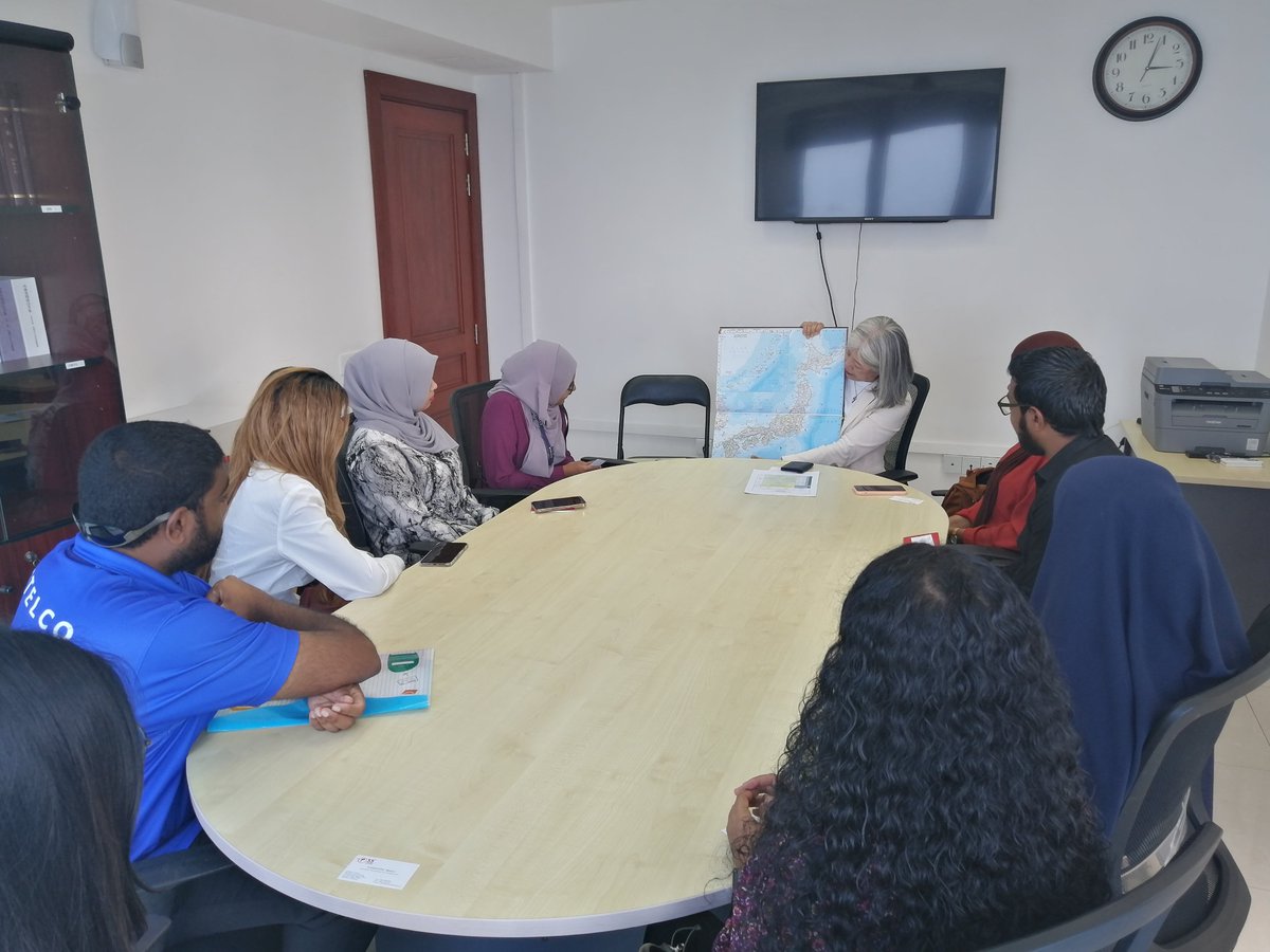 JapaninMaldives's tweet image. #JENESYS 2022 Second Batch participants paid a courtesy call on Ambassador Takeuchi. Under the theme of their trip, “Energy”, they will gain various learning opportunities at relevant sites in Japan. We wish them safe and unforgettable experiences!! #JICE @MoFAmv @MoEnvmv @MoHEmv