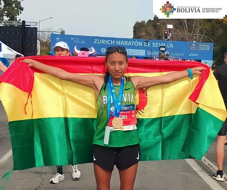notiAsolysombra's tweet photo. La deportista #PRODECOM, Jhoselyn Yessica Camargo Aliaga, obtuvo un tiempo de 2 horas, 40 minutos y 24 segundos en la Maratón de #Sevilla en #España, con el cual batió récord nacional de Tania Chávez (2:41:21) conseguido en la Maratón de #Málaga 2022.
@deportebol https://t.co/z1X5SVjtTF
