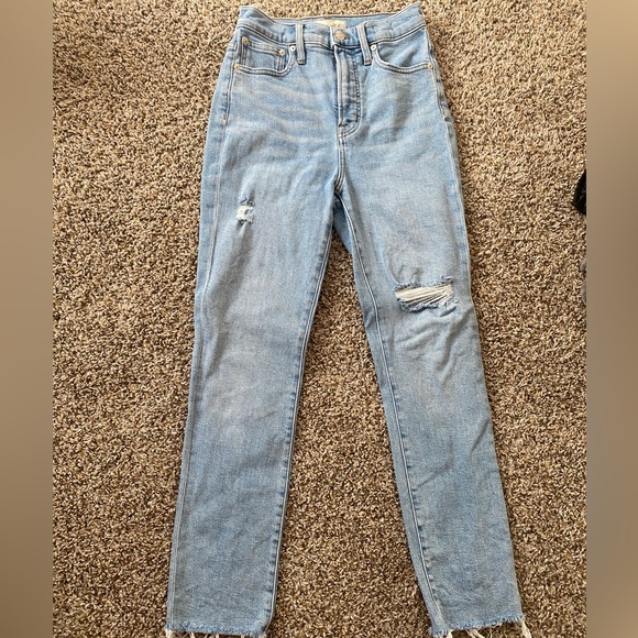 sunflower_lovin's tweet photo. So good I had to share! Check out all the items I'm loving on @Poshmarkapp #poshmark #fashion #style #shopmycloset #madewell: https://t.co/6mNhNXIEnm https://t.co/eHMY1dr4gP