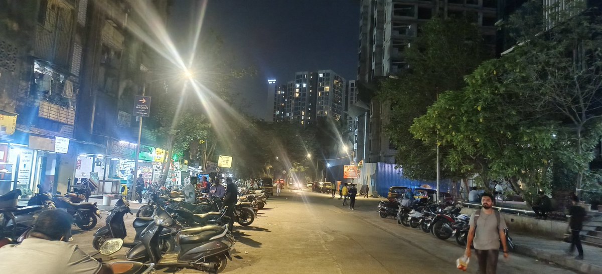 PANDEBHUPESH33's tweet photo. hello sir
 These lights in front of Ashapura Building near Guru Nanak Hospital, Bandra East, have been switched off for the past 3 months.  There is no attention of Adani Light account here, please turn on these lights as soon as possible. https://t.co/1pwI9WO4E6