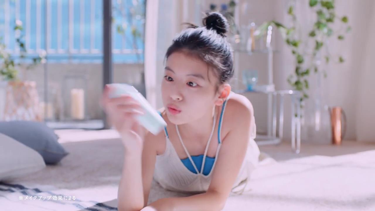 出口夏希 セット サムシング、2025年のイメージキャラクターに出口夏希を起用。新
