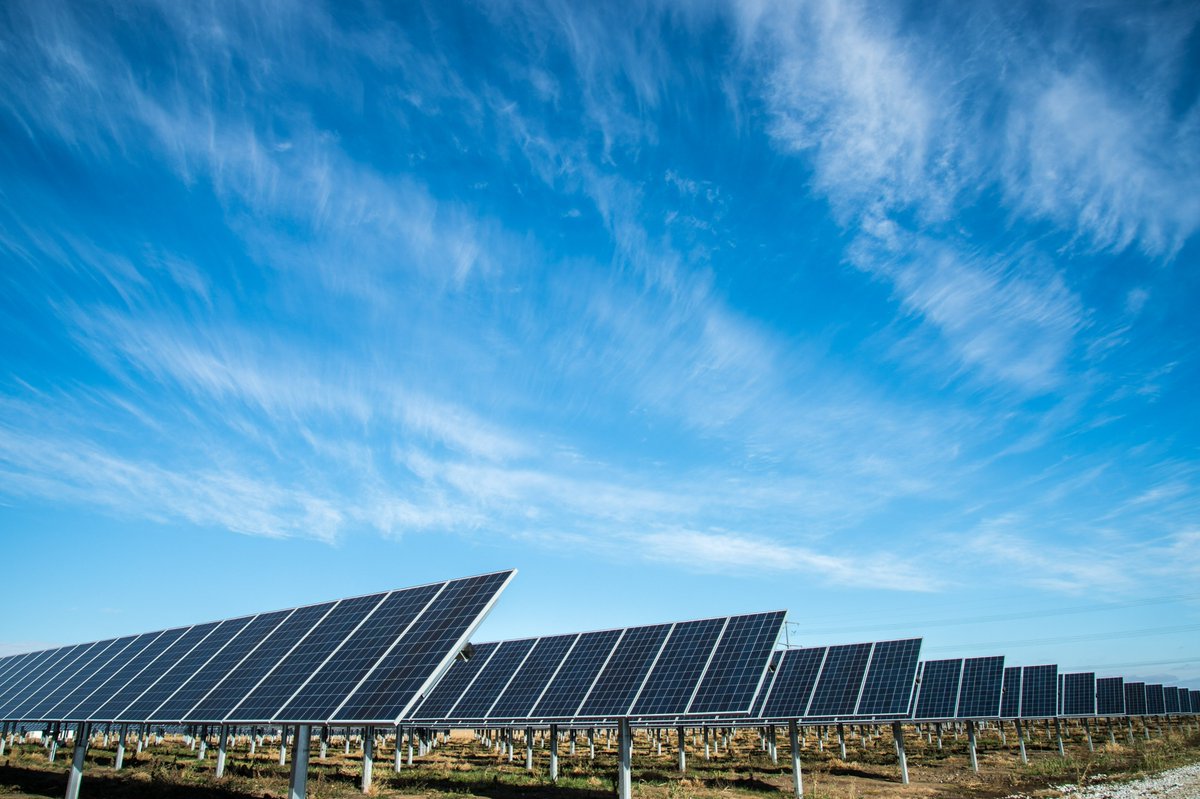 CurrentStory's tweet photo. The future of renewable energy is looking bright with innovative solutions for solar and wind power storage. These solutions are making it possible to store #renewableenergy for use when the sun isn't shining or the wind isn't blowing. https://t.co/93rLRBoONd
