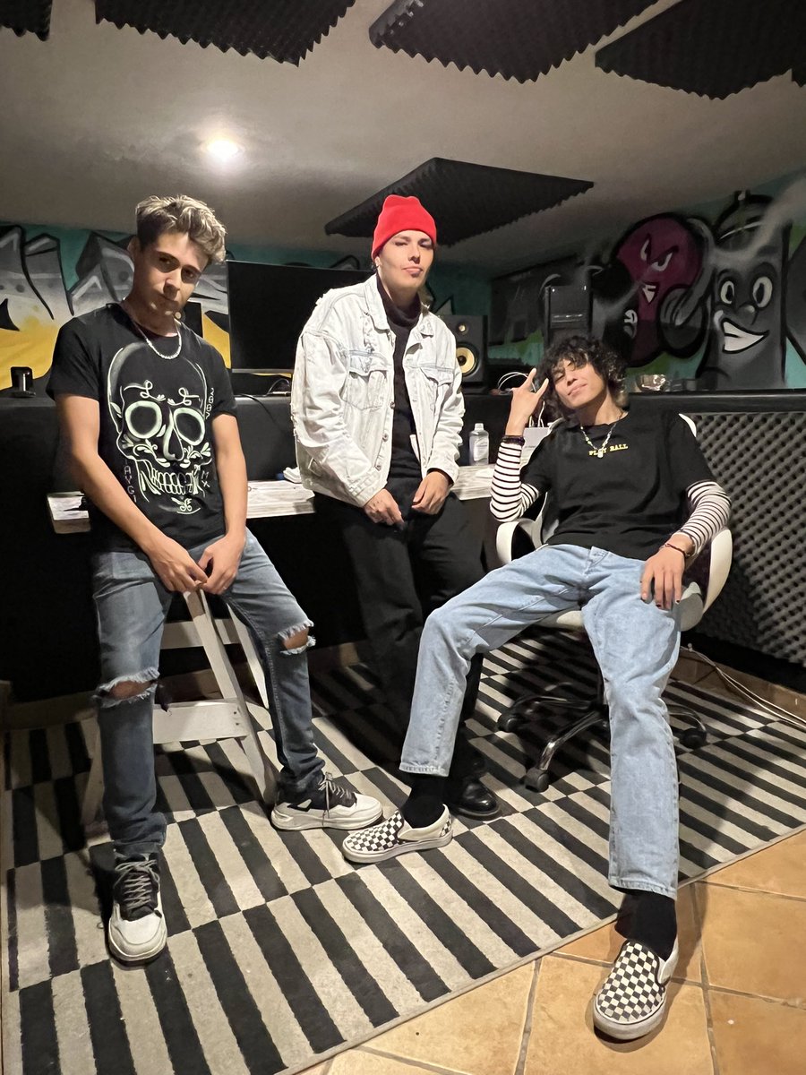 millenoficial's tweet photo. The studio is on fire 🔥🔥🔥 https://t.co/Ojqdko2YZy