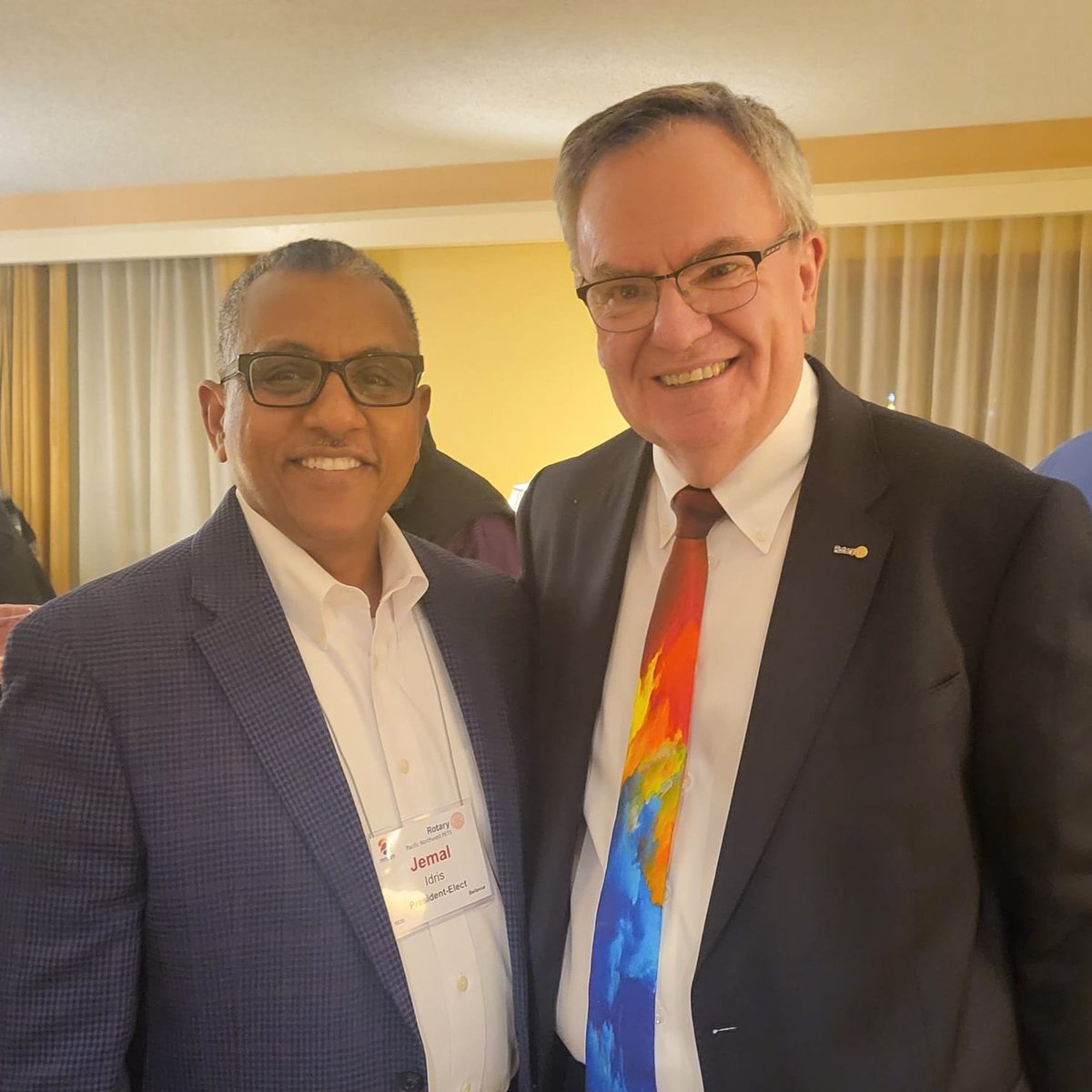 jmidris's tweet photo. Had an amazing time at the Pacific Northwest PETS Rotary conference with 679 President elects, Rotary International President #GordonMcInally & General Secretary #JohnHewko. So inspiring to see passionate individuals come together for service above self! #RotaryConference https://t.co/05J4WCQQ2K