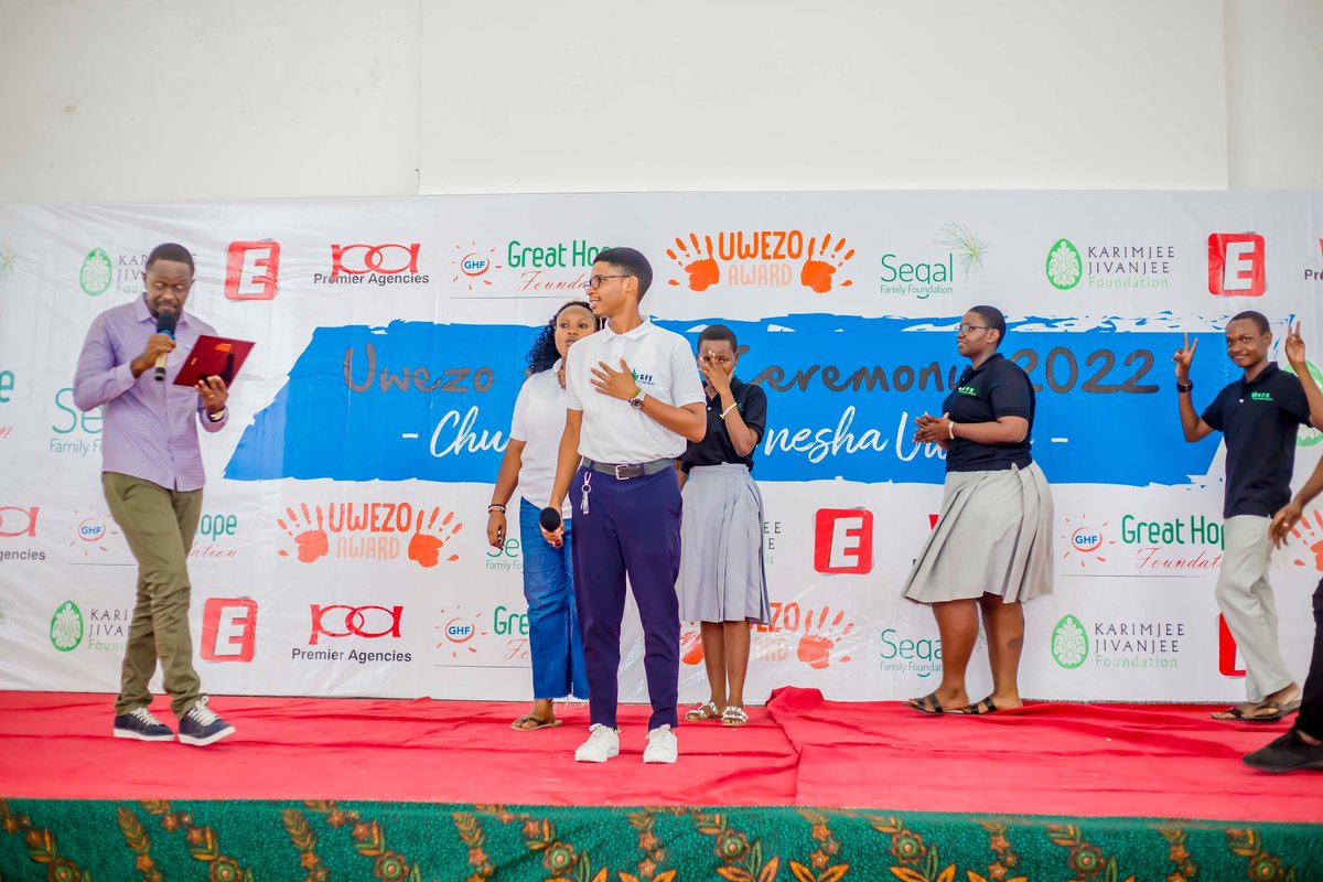 Greathopetz's tweet photo. Moment gani unaikumbuka katika #uwezoaward 2022 ?😃
Tuandikie hapa chini kwenye comments 👇
#UWEZO #UWEZOAWARD
#CHUKUAHATUAONESHAUWEZO #SCHOOL
#EDUCATION #YOUTH #EMPOWERMENT
#PASSION #ENTERPRENEURSHIP
#DEVELOPMENT #PURPOSE #LOVE
#SELFLOVE #TEENS #YOUNG
#GREATHOPEFOUNDATION https://t.co/DpAW3s6ODE