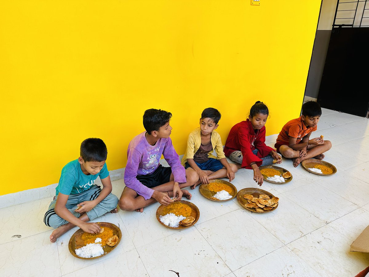 hwctindia's tweet photo. Most #children choose to go to #work instead of #school because often #hunger is a more immediate need than education. At #HWCT we #ensure that the #healthy #meals are provided to the #underserved children.
You can also donate a bit;
https://t.co/qQ35hCHA7l
#ππ‘ππ«π β€οΈππ https://t.co/KLlr8BrCju