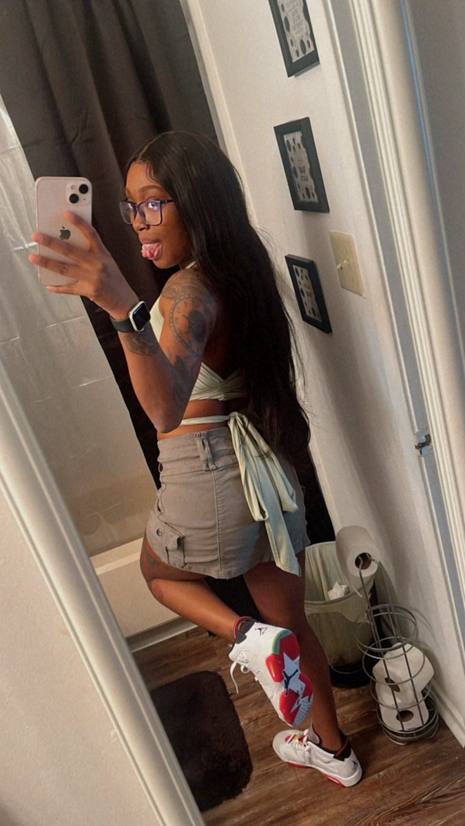 brydollaa's tweet photo. i’m her 💋 https://t.co/Ch2sRjXHzs