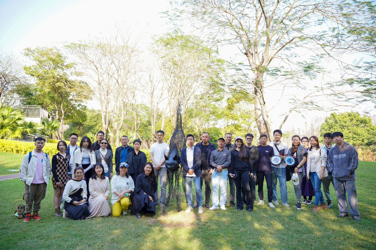 digitalidea88's tweet photo. The first exhibition of Mimic Shhans as NFT art shown in professional art gallery in China. We held a lively seminar on crypto art and AI art. Thanks for everyone’s participation, look forward to more NFTs entering physical art galleries. #NFT @jackookk @shhan1211 https://t.co/05lh6HRvB5