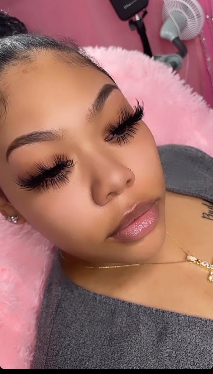 babydallll's tweet photo. I POPPED MY SHIT ❤️‍🔥😍😍😍 lashes fire AF! I’m so in love with this top + bottom set  💕 https://t.co/ovL3ueUBzT