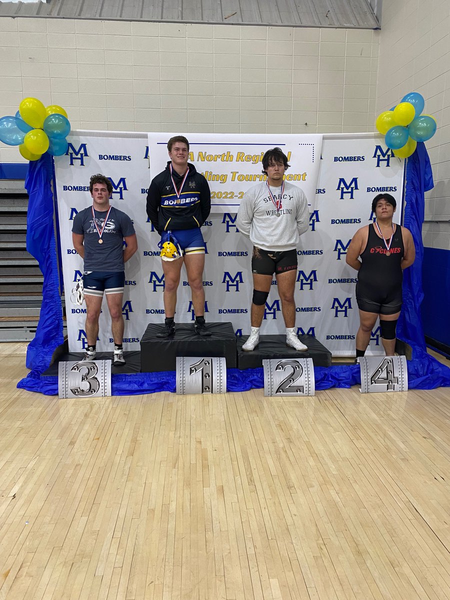 Logan26Taylor's tweet photo. Qualified for State. Took 3rd at Regionals in a 19 man bracket wrestling heavyweight while at 198lbs. Currently ranked 3rd in the state of AR at 5A Heavyweight. Pictured with the 215lb wrestler from Mountain Home whose brother took 1st at heavyweight. #GreenwoodBulldogs https://t.co/gI5SKsIlh8