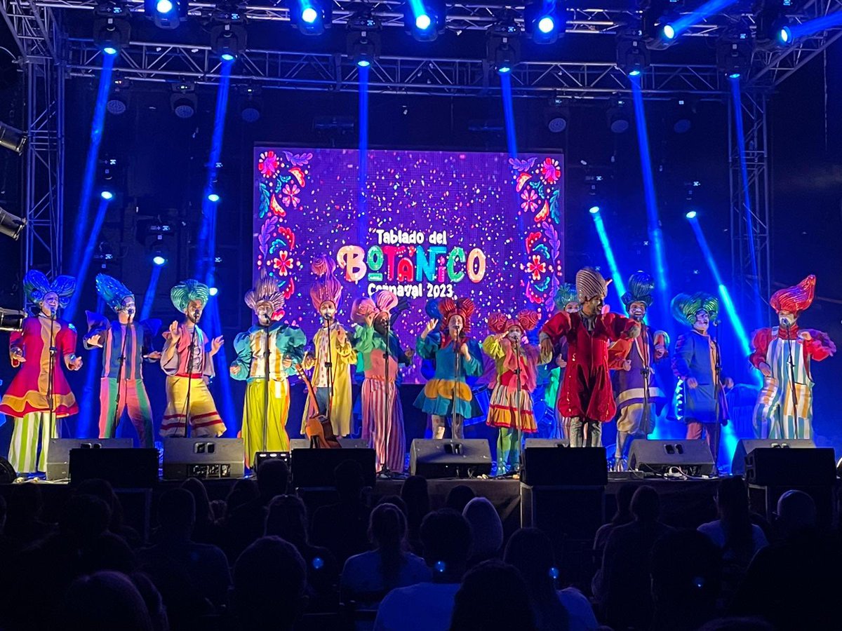 Simplemente <a href="/MURGAQUESOMAGRO/">MURGA QUESO MAGRO</a> llegó al tablado del Botánico 🥳