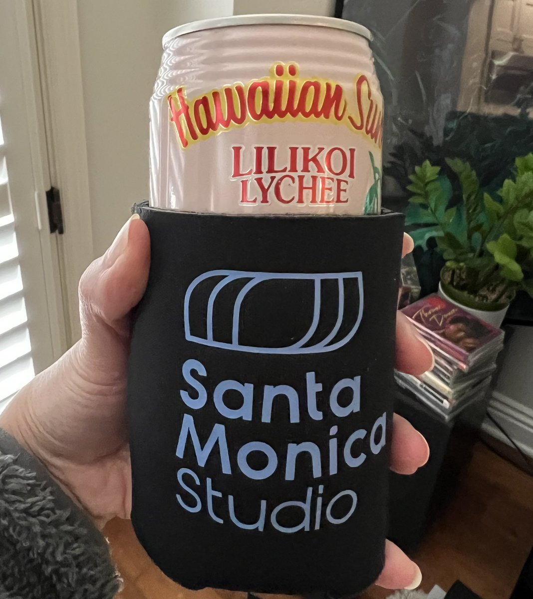 Thanks <a href="/SonySantaMonica/">Santa Monica Studio – God of War Sons of Sparta</a> for keeping my hand warm while I enjoy this sugary drink 🌺🍍