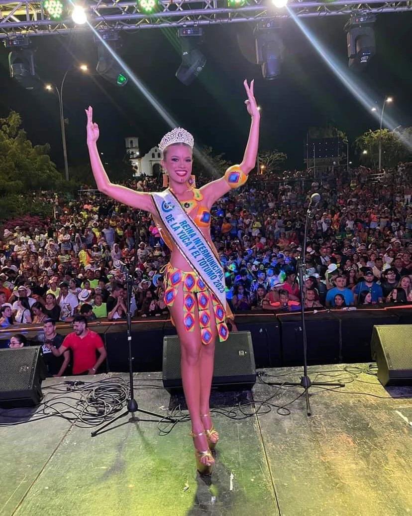 carloshigginsv1's tweet photo. 👑‼️GANAMOS‼️ La Reina del Carnaval de Juan de Acosta, es la nueva REINA DE LA YUCA Y EL TOTUMO EN TUBARÁ Carmen Yuliana Navas Hernandez  logra la 4 corona para Juan de Acosta. 

La Alcaldía Municipal de Juan de Acosta, y la Corporación Carmillo felicitan a nueva monarca. https://t.co/px7ys5jxeq