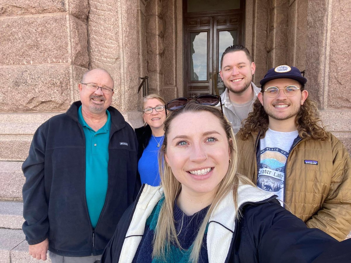 NathanDean904's tweet photo. Quality family time in @KaleyWeldonDean and I’s home away from home ❤️ #ufcjconline #ATX #Austin https://t.co/BH0hweXQB3