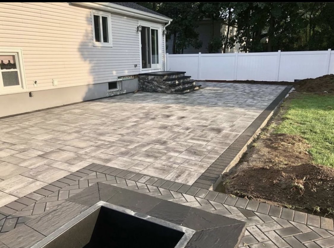 CambridgePavers's tweet photo. Nice backyard upgrade this Standout Sunday by Alberga Contracting #standoutsunday #cambridgepavers #landscaping https://t.co/RJ4Oc7csaO
