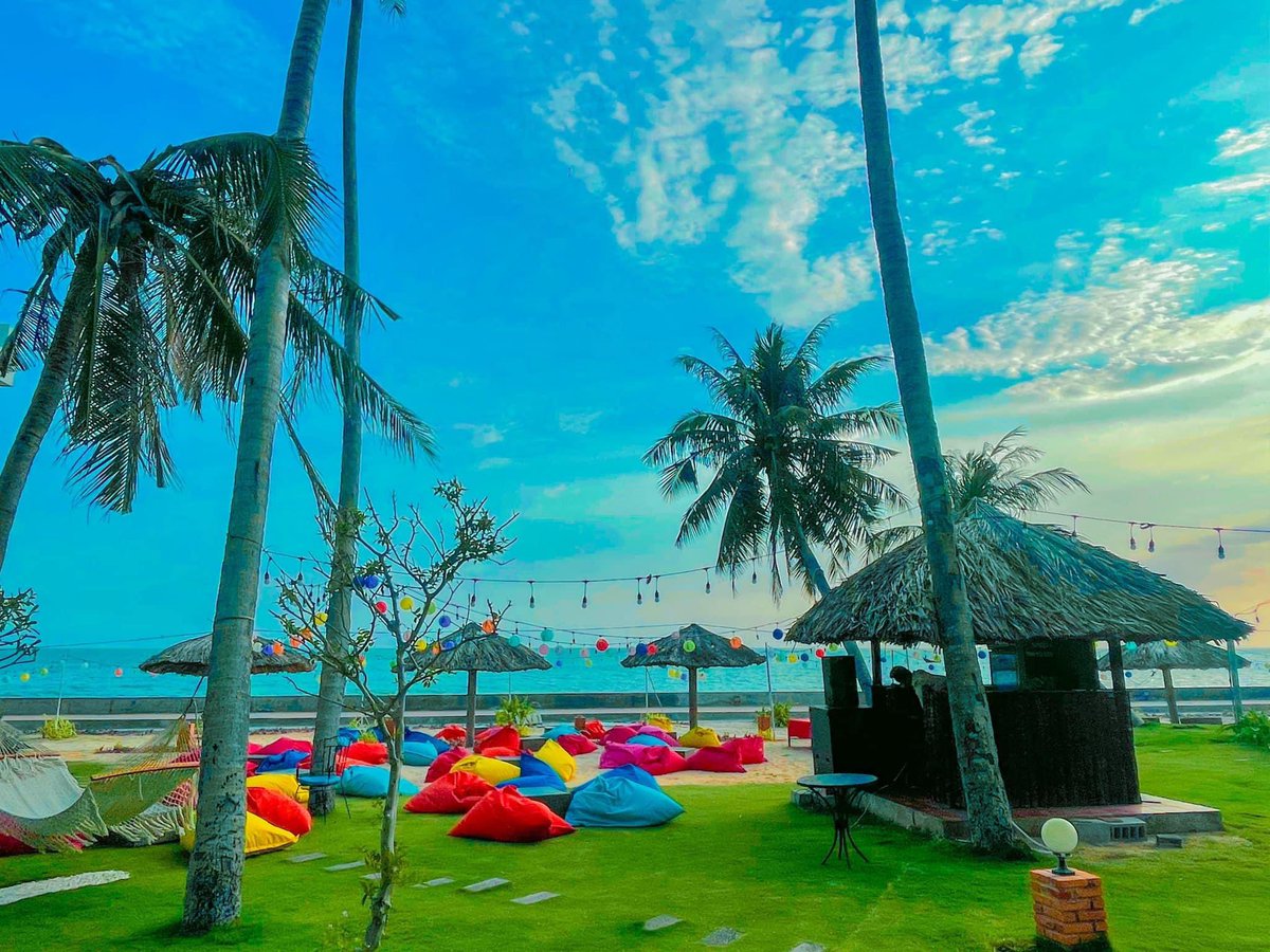 PlaceOcean's tweet image. 🏖🏖Còn gì tuyệt vời hơn khi dạo bước giữa vườn cây xanh ngát
🌴🍀🏊‍♀️
Ocean Place Muine Resort 
Add: 192 Nguyen Dinh Chieu St- Ham Tien Ward- Phan Thiet City
Email: info@oceanplaceresort.com.vn
Mobile: 0931 76 1111 - 0938 46 5868