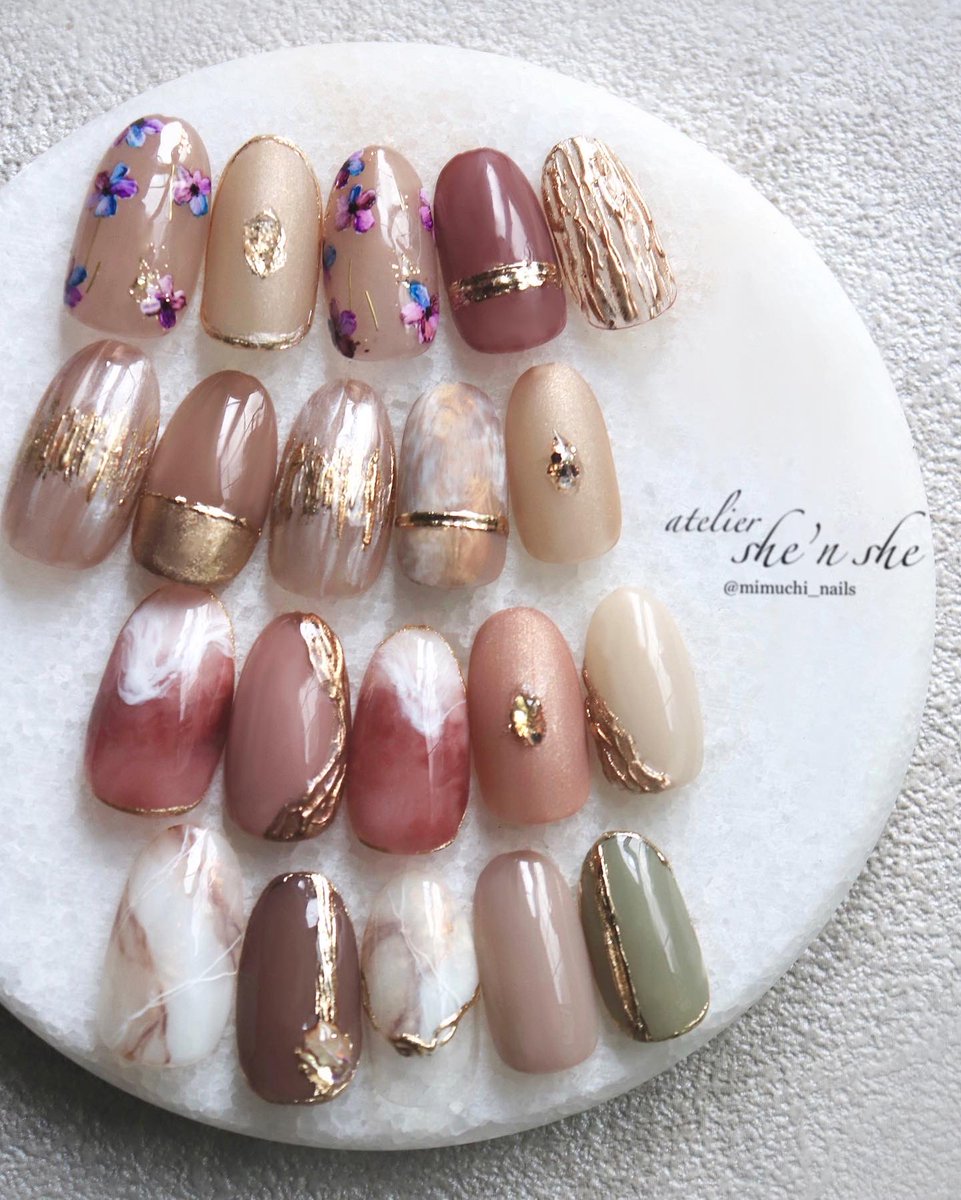 mimuchi_nails's tweet photo. 春ネイルデザインぎゅぎゅっと

ドライフラワーネイル
絵画風ネイル
いちごミルクネイル
大理石ネイル

練習しまくりの半年💅🏻
 #momo_os5 #ジェルネイル https://t.co/5B1vPzjfZh