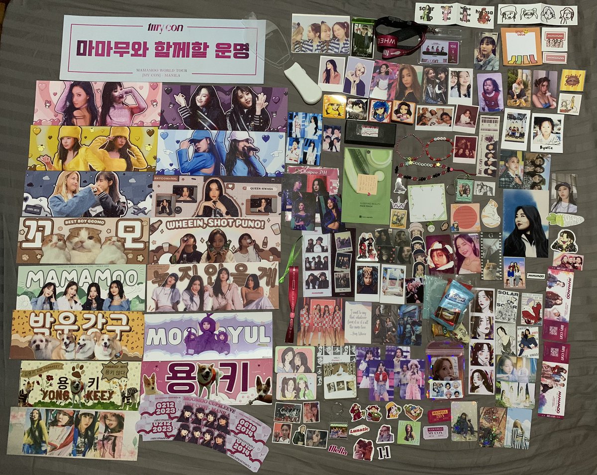 byulsmoo's tweet photo. look at all the freebies (and budol ror) i got from last week’s con 😭 super gandaaaaa huhuhu thank you so much sa lahat ng namigay, especially sa minamahal kong freebie lords huhu sending hugs from cebu 😭

buti nalang di ako nag excess baggage ang dami pala nito 🥺 https://t.co/ScwPeoF9df