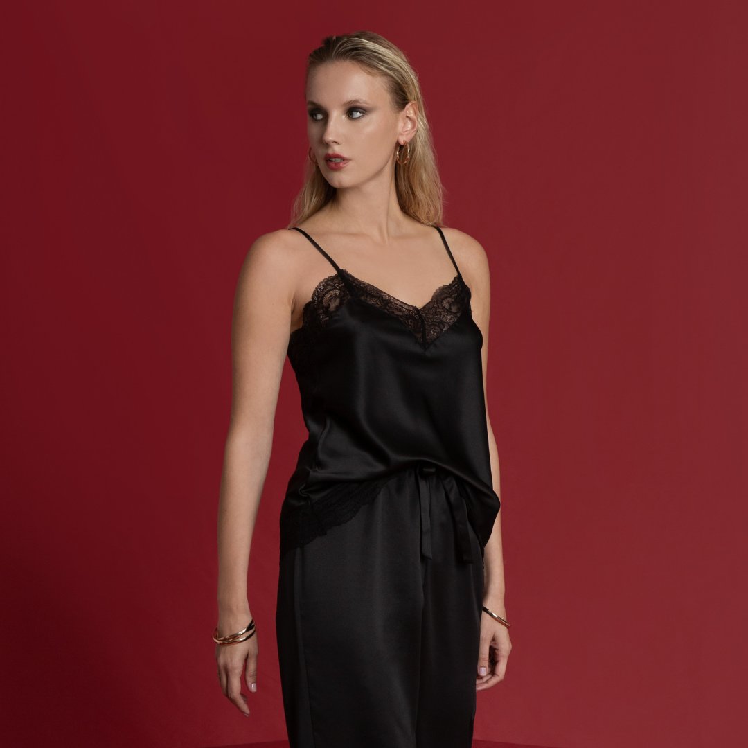 DubaiOutletMall's tweet image. Looking for sleepwear that can double as your outerwear? Try #LASENZA casual sleep wear, Visit the store now at #Dubaioutletmall!

هل تبحثين عن ملابس نوم يتعدد استخدامها كملابس للخروج؟ جربي ملابس النوم الغير رسمي من #لاسنزا ، قومي بزيارة المتجر الآن في #دبي_آوتليت_مول
#DOMFinds