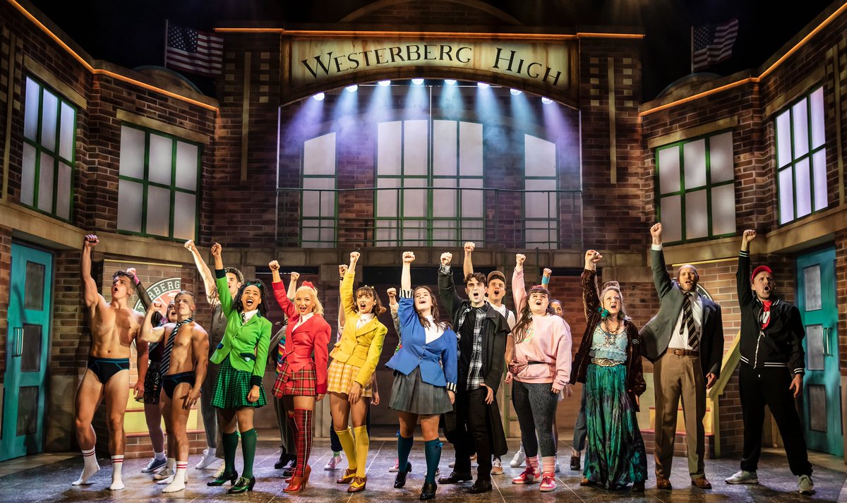Heather, Heather, Heather...💚❤️💛

Some new photos of the <a href="/HeathersMusical/">Heathers the Musical</a> touring cast, making their way to Guildford this autumn!

BOOK NOW: yvonne-arnaud.co.uk/whats-on/heath…

📸 <a href="/peachyraith/">Pamela Raith</a>