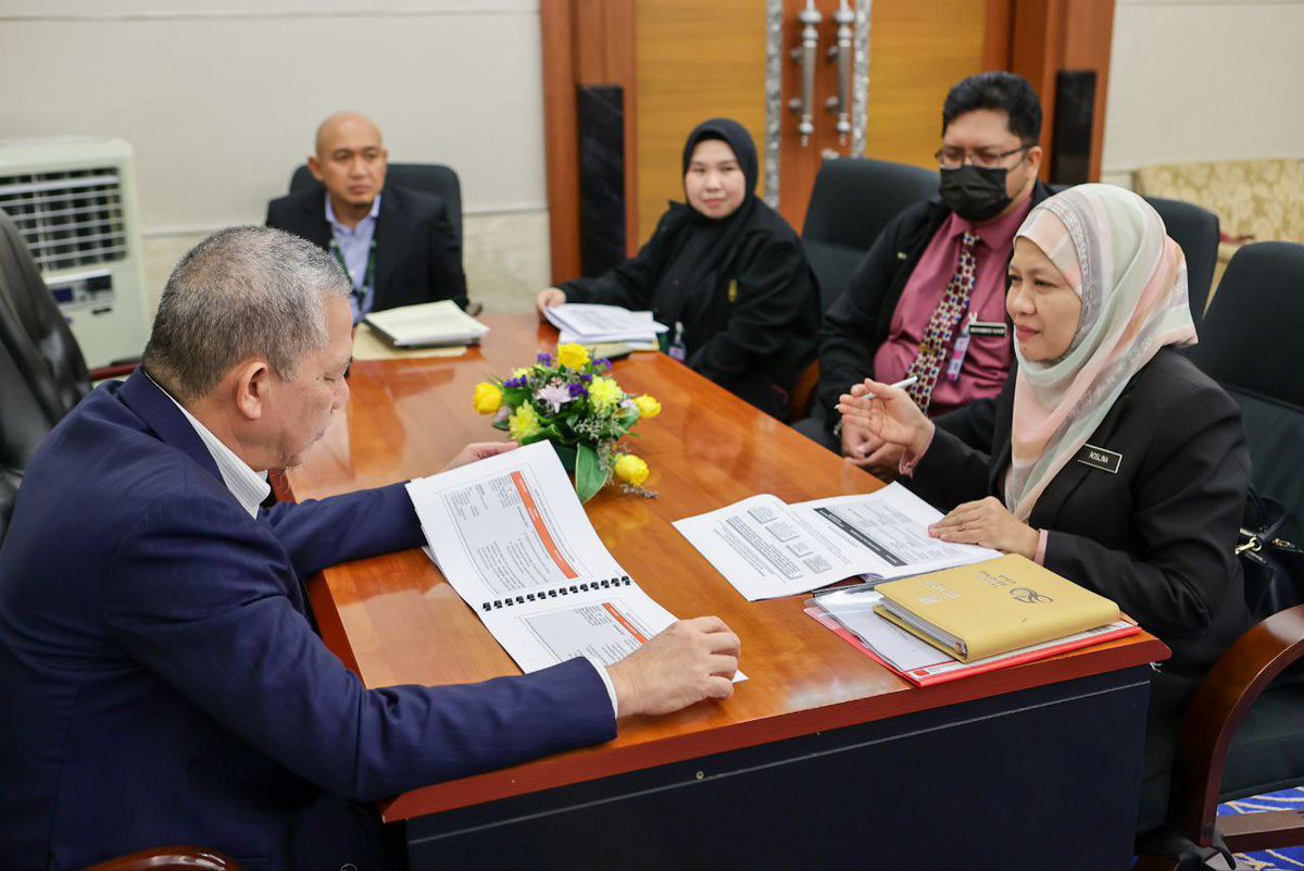 PetraJayaMP's tweet photo. Di Parlimen hari ini saya turut menerima kunjungan dan mengadakan perbincangan bersama Lembaga Perindustrian Kayu Malaysia (MTIB) & kunjungan oleh Ahmad Nadzri Mohd Hassan, Setiausaha Persekutuan Kerajaan Negeri Sarawak yang baharu.
#FYForYou
#MalaysiaMADANI https://t.co/DYo60jwTQv