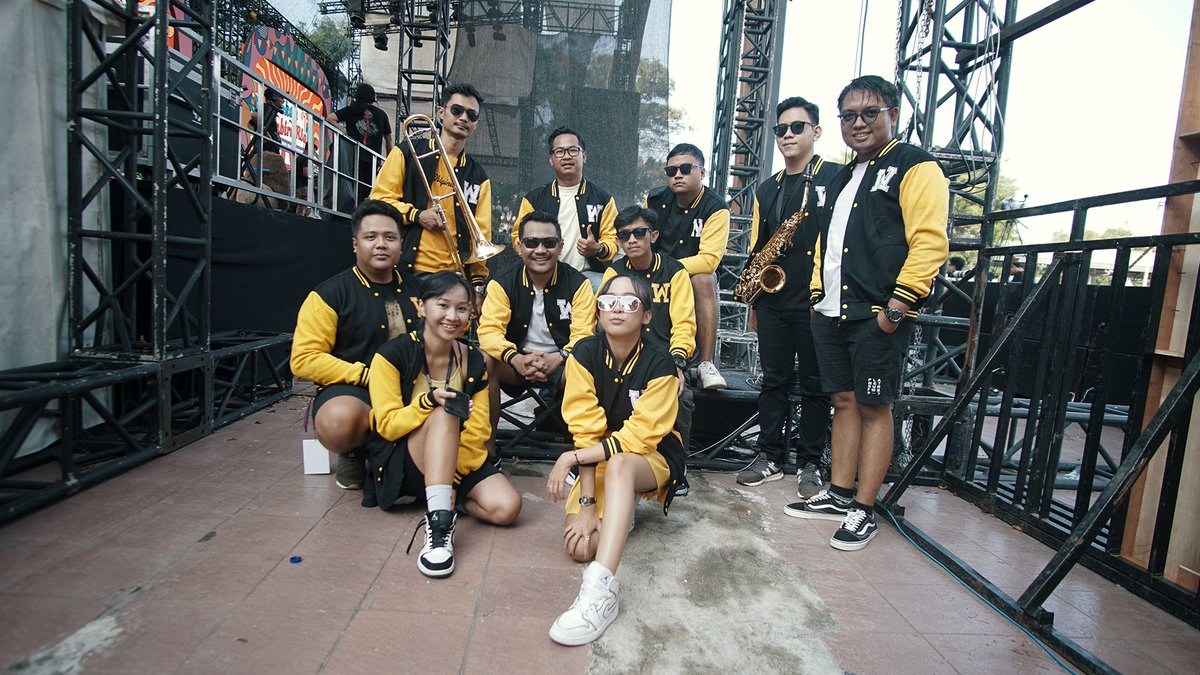 omwawes's tweet photo. #WawesDay | Sabtu 18 Februari 2023 | Pekan Gembira Ria Jiexpo Jakarta.
~
Sampai jumpa lagi di kesempatan berikutnya. 💛🖤 https://t.co/ATqsr9kogA