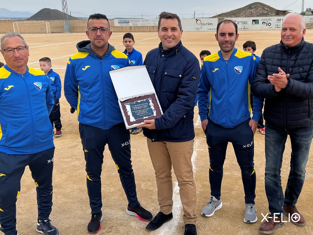 X_Elio_'s tweet photo. X-ELIO sponsors La Escuela de Fútbol Pedanías Altas, a young and regional football team in Lorca! ⚽️

Through X-ELIO's Community Plan Program we want want to promote a healthy lifestyle through sports. 🍏

#ProudtobeXELIO #CommunityPlan  #Communities 
#PositiveEnergy #XELIOSpain https://t.co/rYFoI084ET