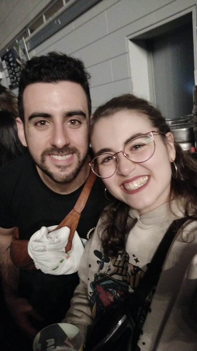 laura_martoss's tweet photo. Hola. Ayer, Marc y yo, fuimos a ver a Bring Me The Horizon. Sigo en shock. https://t.co/t2EJITUofp