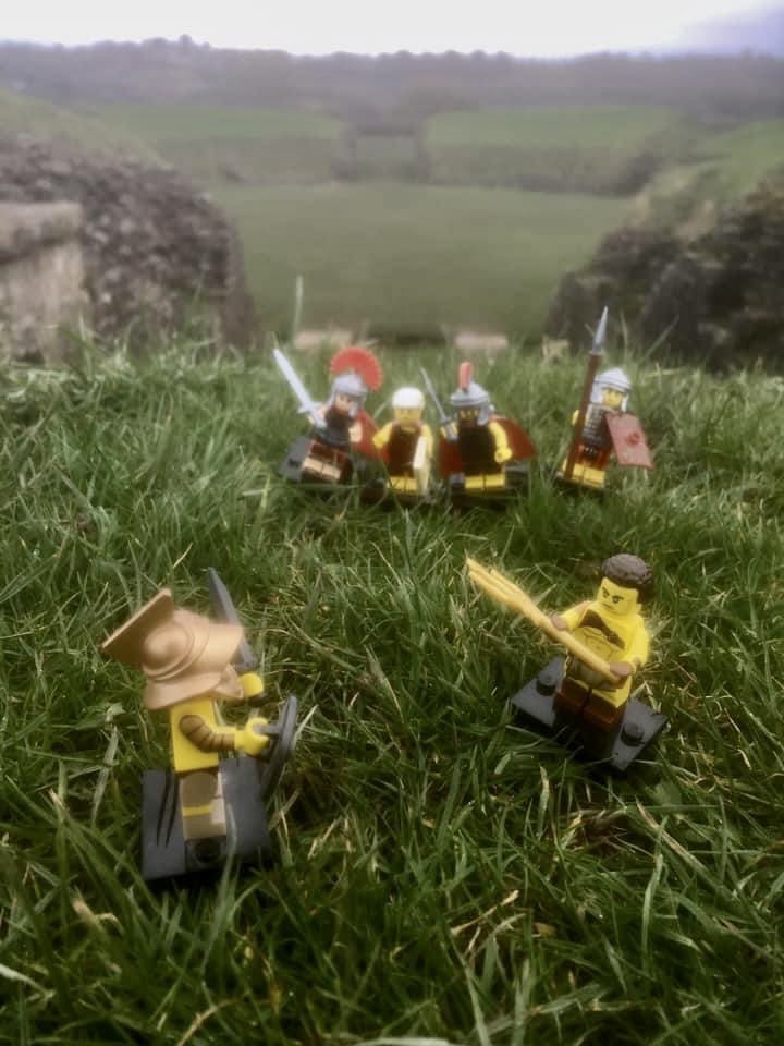ServiliusPulex's tweet photo. Happy International Lego Classicism Day everyone. Looking forward to seeing everyoneβs postβs throughout the day #ILCD2023 #ILCD #Lego #Classics #AncientHistory #archaeology https://t.co/sZDVuw3PtQ