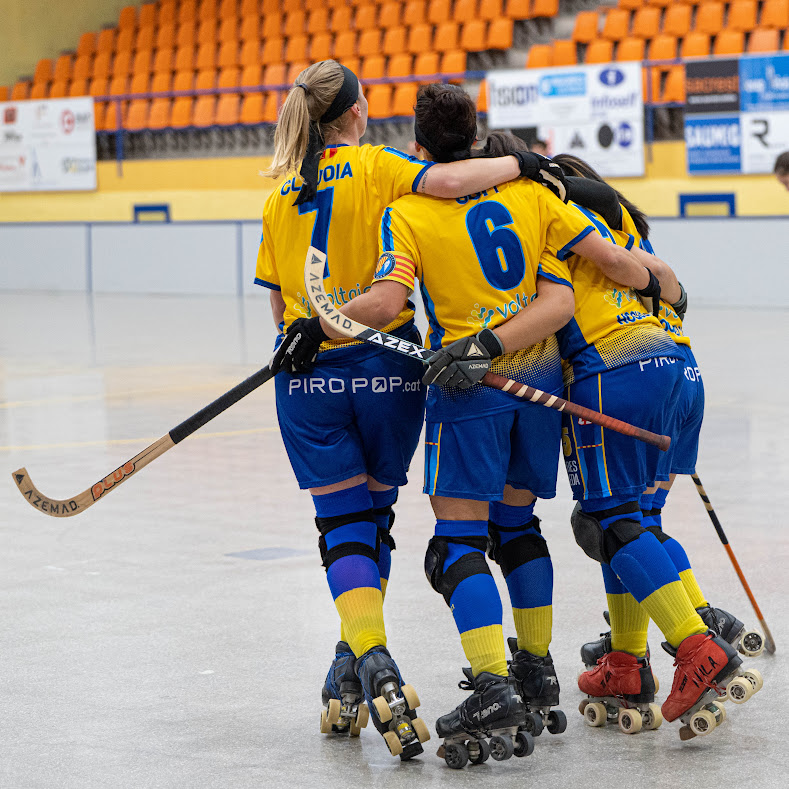 💛💜💙

Més de 30 jugadores i 5 equips femenins

Benjamí B
Aleví B
Fem-11
Fem-13
2a Catalana

Avui i sempre, l'hoquei és femení

#nari