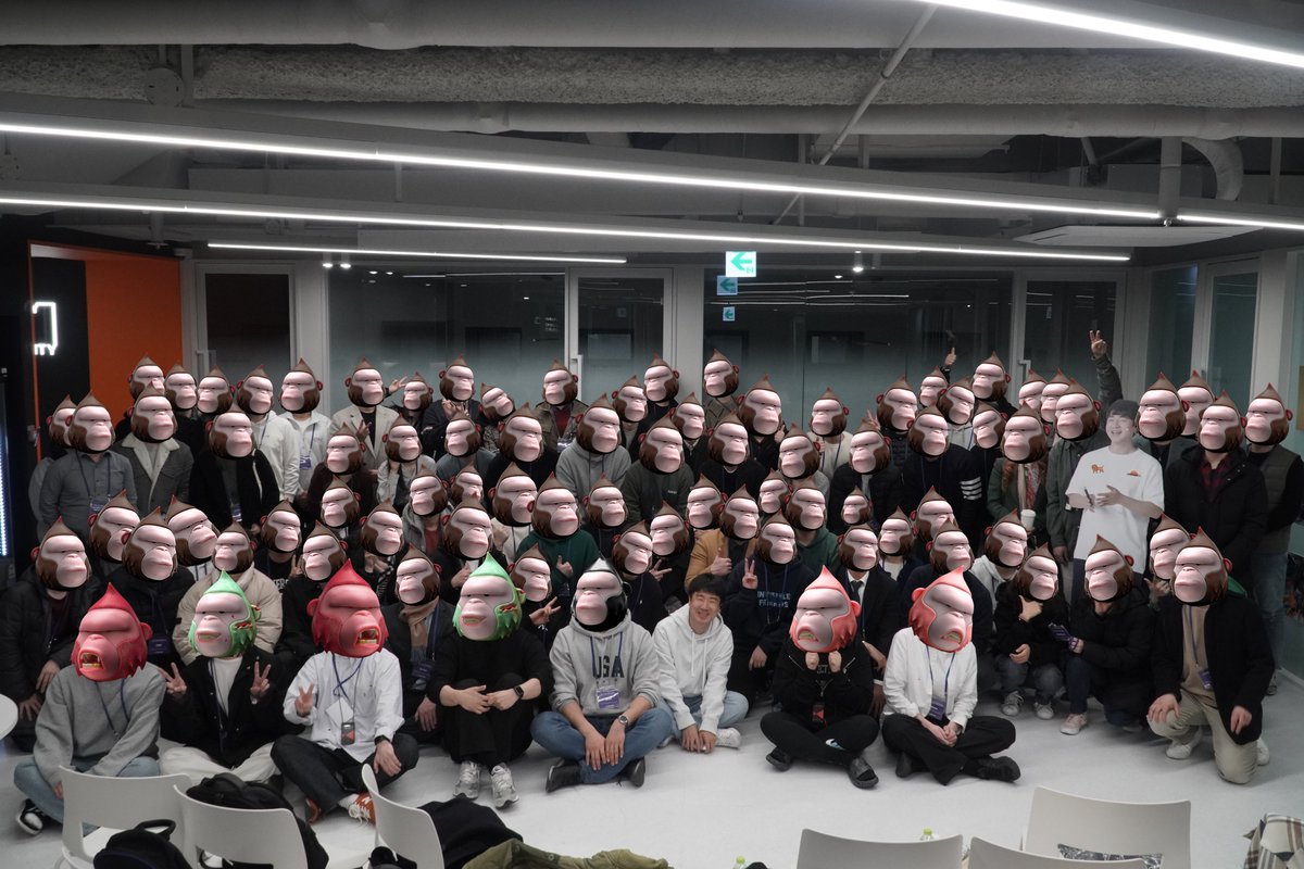 meta_kongz's tweet photo. 지난 16일 광화문 멋사 사무실에서 진행된 오프라인 meet up!
약 100여 명의 홀더분들과 함께 메타콩즈의 새 출발을 축하하는 뜻깊은 시간이었습니다. 
참석해 주신 모든 분들께 다시 한번 감사의 말씀을 전합니다. 🙏

#Community https://t.co/FJXNSEmeZO