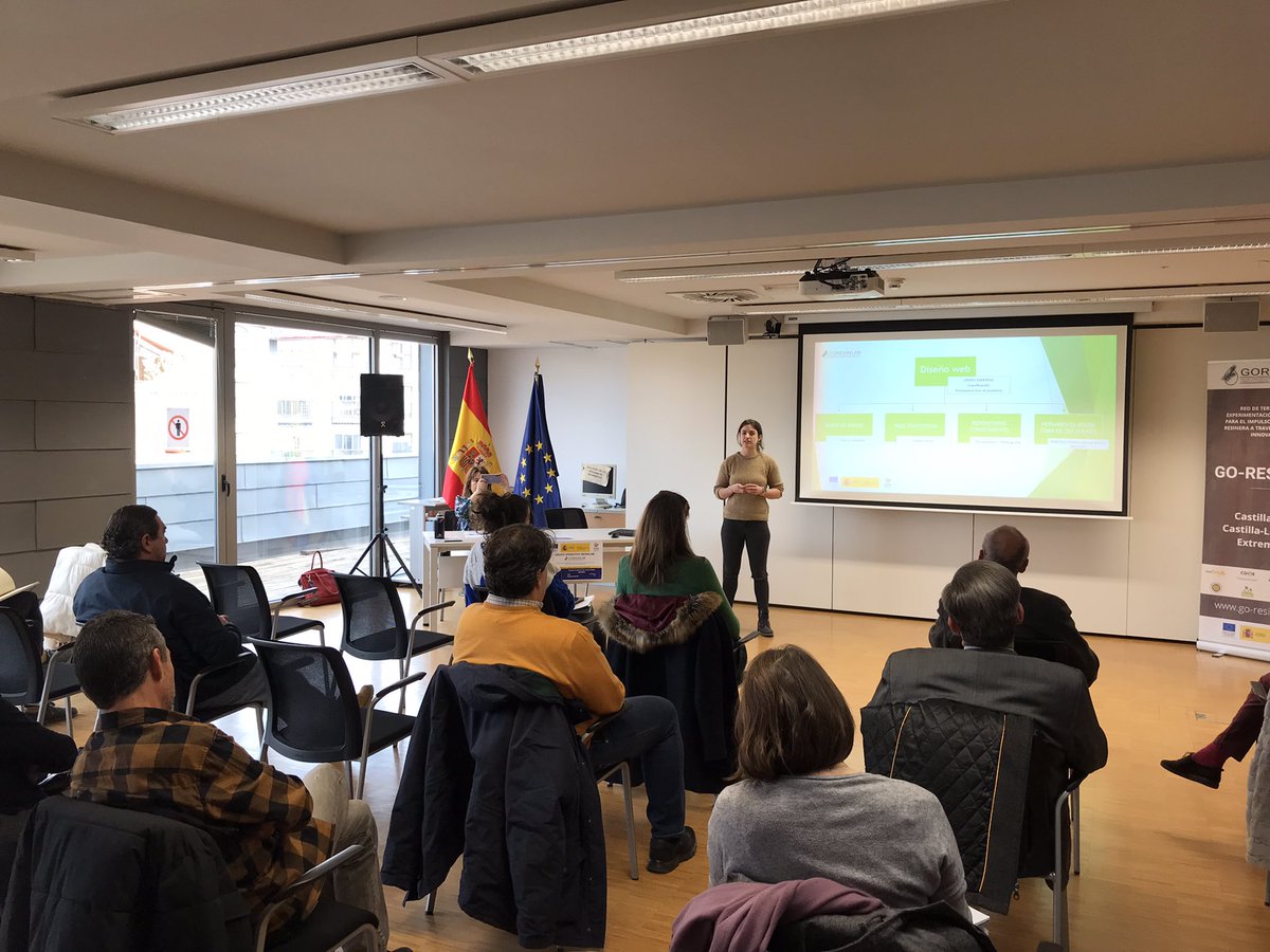 GoResinlab's tweet photo. Comienza el seminario de resultados del #goresinlab se explica el observatorio de datos, balanza comercial de #resina producción nacional e importación, destilado en colofonia y trementina y destino final @redrunacional @FCesefor @fafcyle @adisgata @JogosaMA #cooperativapinaster https://t.co/yfHhvdYrTI