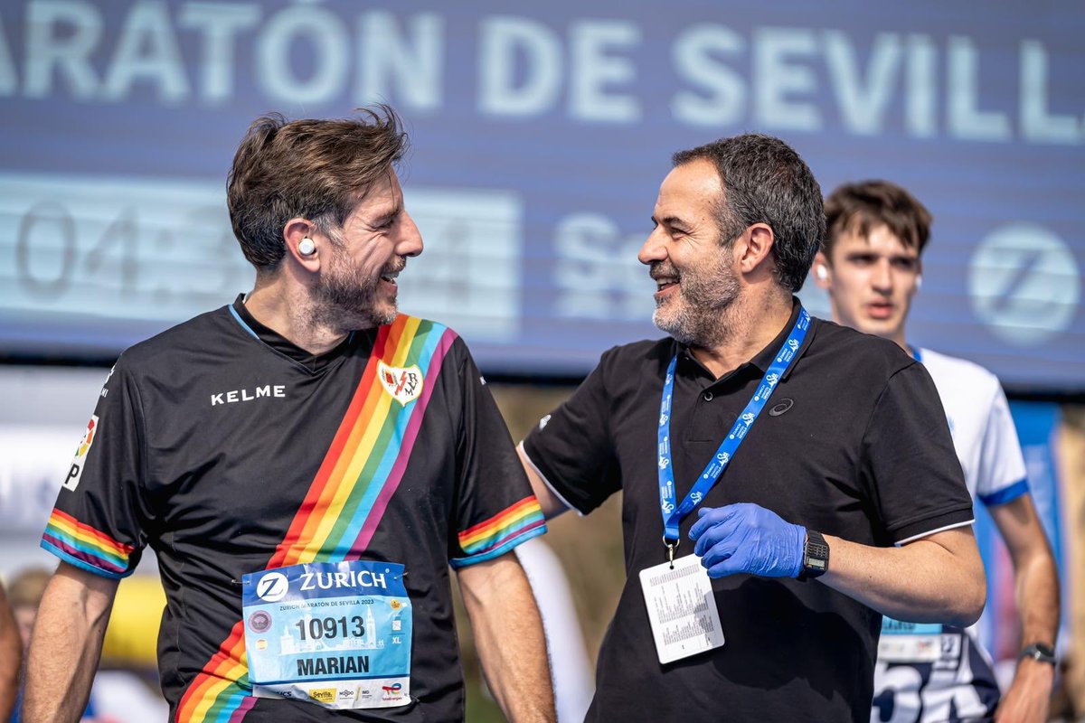 ⚡️Otro día en la oficina.
📸<a href="/vsmphotoevents/">victor seco muñoz</a>
🏃🏼‍♂️<a href="/MaratonSevilla/">Zurich Maratón de Sevilla</a>