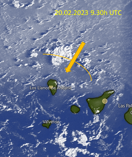 efadi_LP's tweet image. Very unstable weather conditions today for &quot;Día de los Indianos&quot;. Thermals might be easily form a cloud base around 900m and be lifted up to 3.000m. In addition a light front system will arrive around 13h. This all leads to a high rain probability on #LaPalma #Indianos