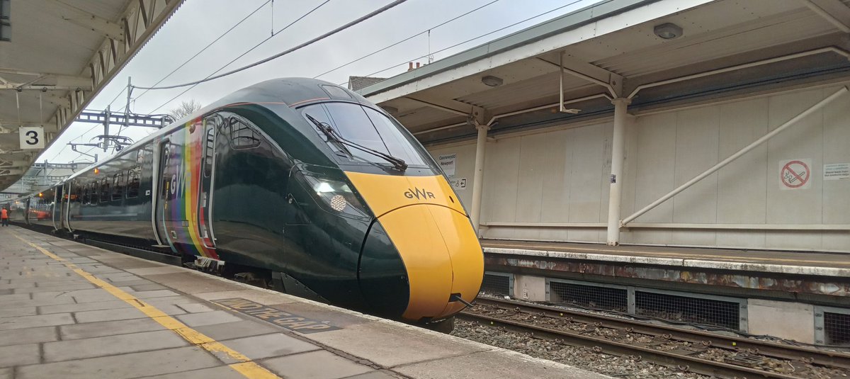 NotYOLOSmh's tweet image. A few shots from a few mins to about 1 hour ago

@GWRHelp #Class800
@tfwrail #Class153 #Class175 
@DBCargoUK #Class66