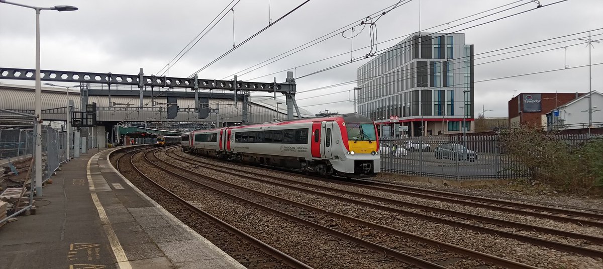 NotYOLOSmh's tweet image. A few shots from a few mins to about 1 hour ago

@GWRHelp #Class800
@tfwrail #Class153 #Class175 
@DBCargoUK #Class66