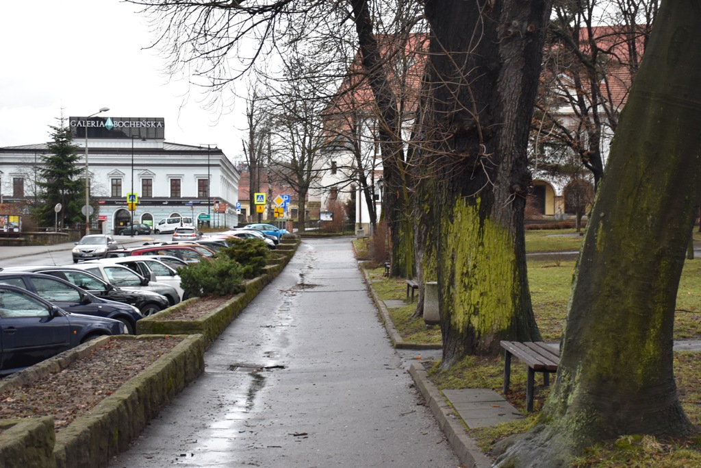 Niebawem zostanie ogłoszony drugi przetarg na rewitalizację Plant w Bochni. Pierwszy nie przyniósł rozstrzygnięcia. Oferty, które wpłynęły do magistratu, były dużo wyższe niż możliwości samorządu. Szukając oszczędności miasto chce wykreślić z projektu multimedia. @Bochniazbliska