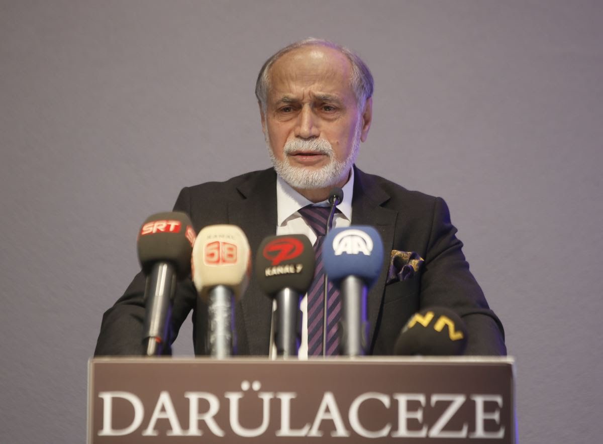 CangulOrnek's tweet photo. Sağdaki Hamza Cebeci ile soldaki Fahri Çakır, Düzce depreminde çöken ve 20 kişiye mezar olan Işık Apt'nın müteahhitleri.

Hapis cezası alan müteahhit Cebeci, İBB imar komisyonu üyesi seçilmiş, Darülaceze başkanlığına getirilmiş. Depremzede çocuklar onun kurumunda. + https://t.co/XVB2Pprj7H