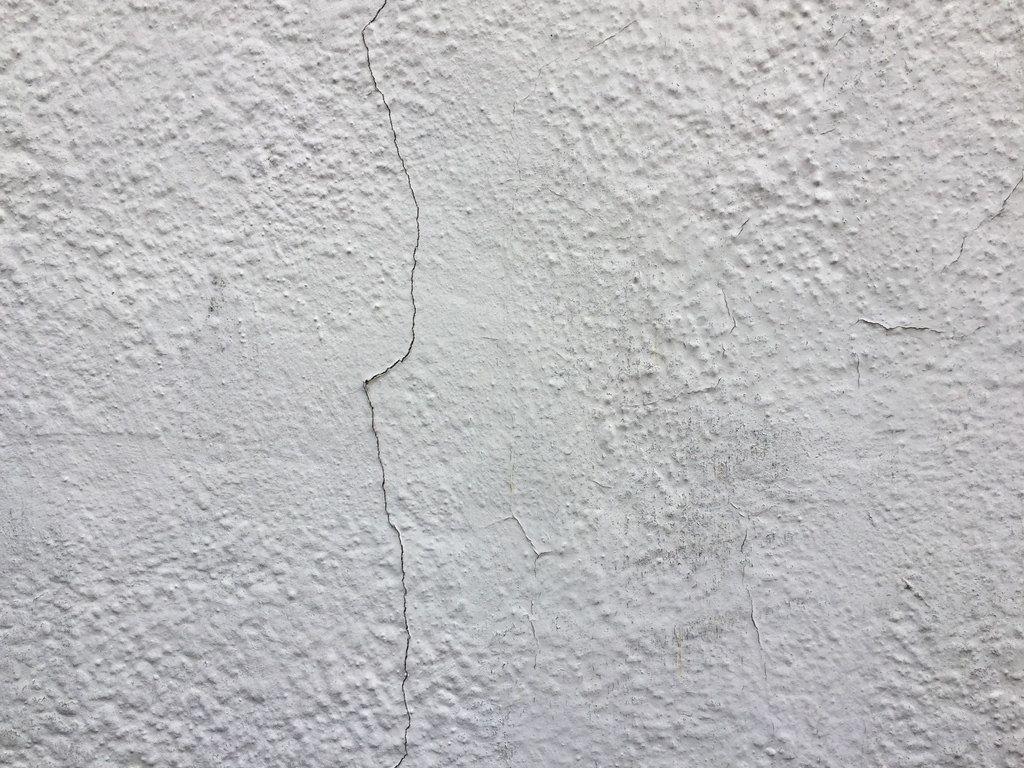 SamuelSurveyor1's tweet photo. One crack, two cracks, three cracks more... 

When we take survey photos all the angles are covered! 

#PartyWallAct #SamuelsSurveyors #SurveyReport #BuildingSurveysLondon #RICSSurvey #charteredsurveyors https://t.co/i9f7LrFVh9
