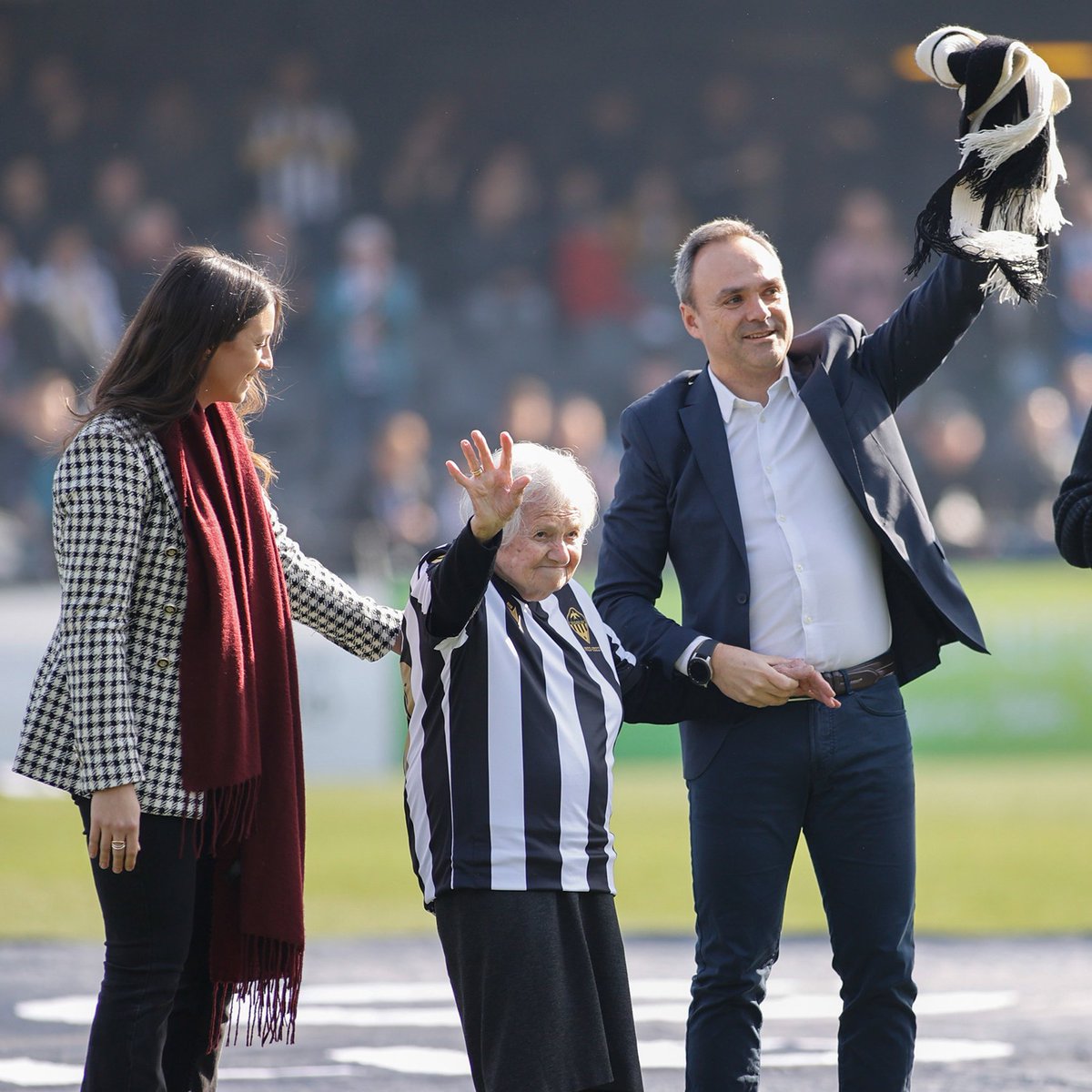 CDCastellon's tweet photo. 🧓1⃣0⃣0⃣🤍🖤

#PPO100👂 https://t.co/BVDqbhBcir