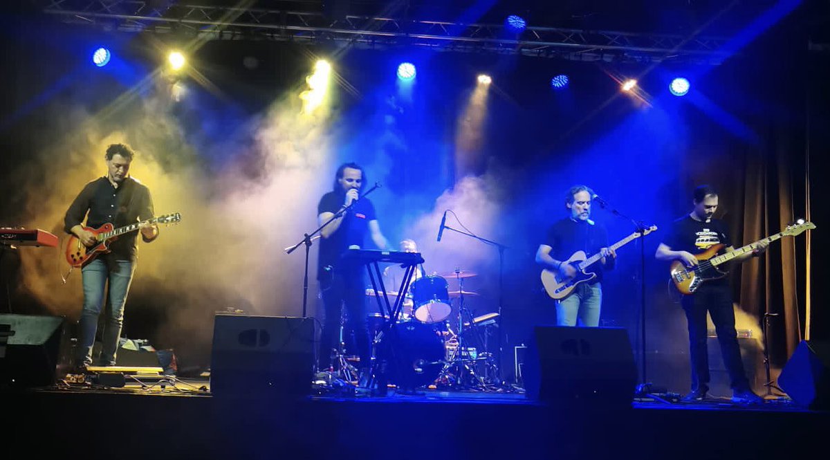 Anoche con <a href="/ErizoNino/">El Niño Erizo (Oficial)</a> en <a href="/lacocheracabare/">La Cochera Cabaret</a> donde cintamos con la visita de Fernando Ariza de <a href="/LocalDeEnsayo/">Local de Ensayo</a> de <a href="/canalsur/">CanalSur</a> Mejor imposible