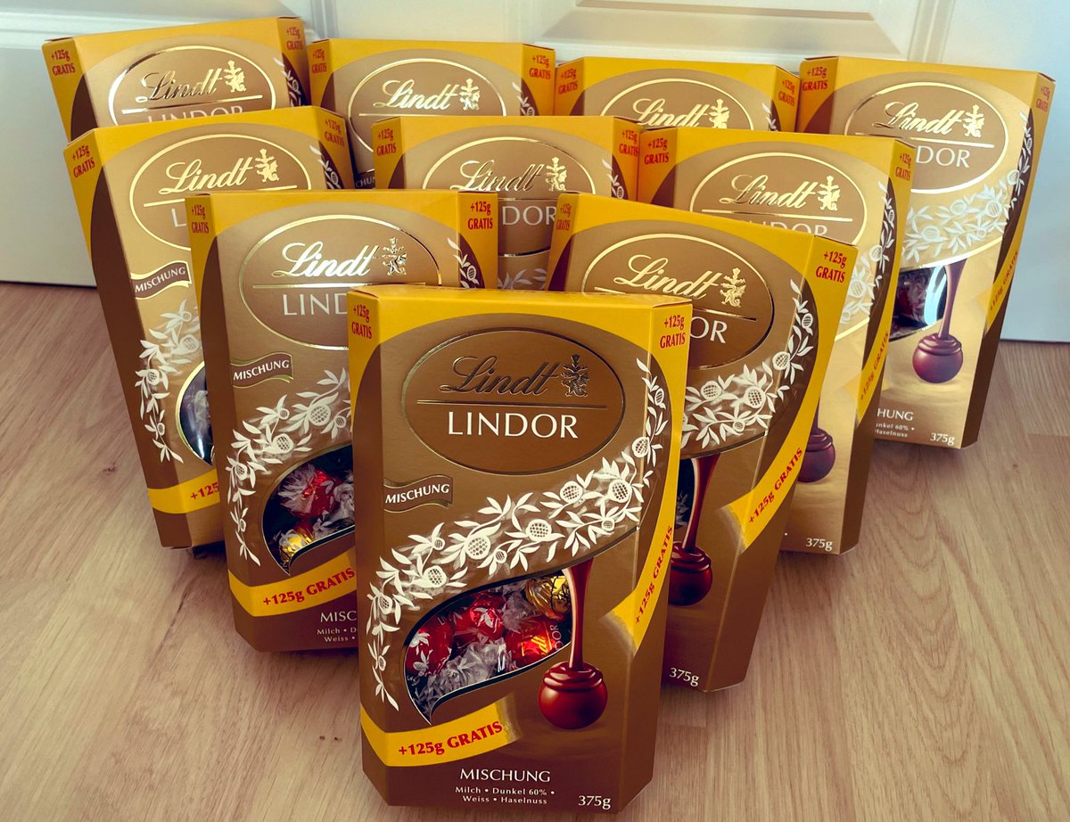 お土産購入！！！
毎回リンツは必須🤣

日本行くの5月中旬なのに準備早いw

あと
ルイボスキャラメルティー、
ローズヒップティー買って、、、

じーちゃんばーちゃんへのお土産が
1番悩む😂 https://t.co/5QJY7BQqYi