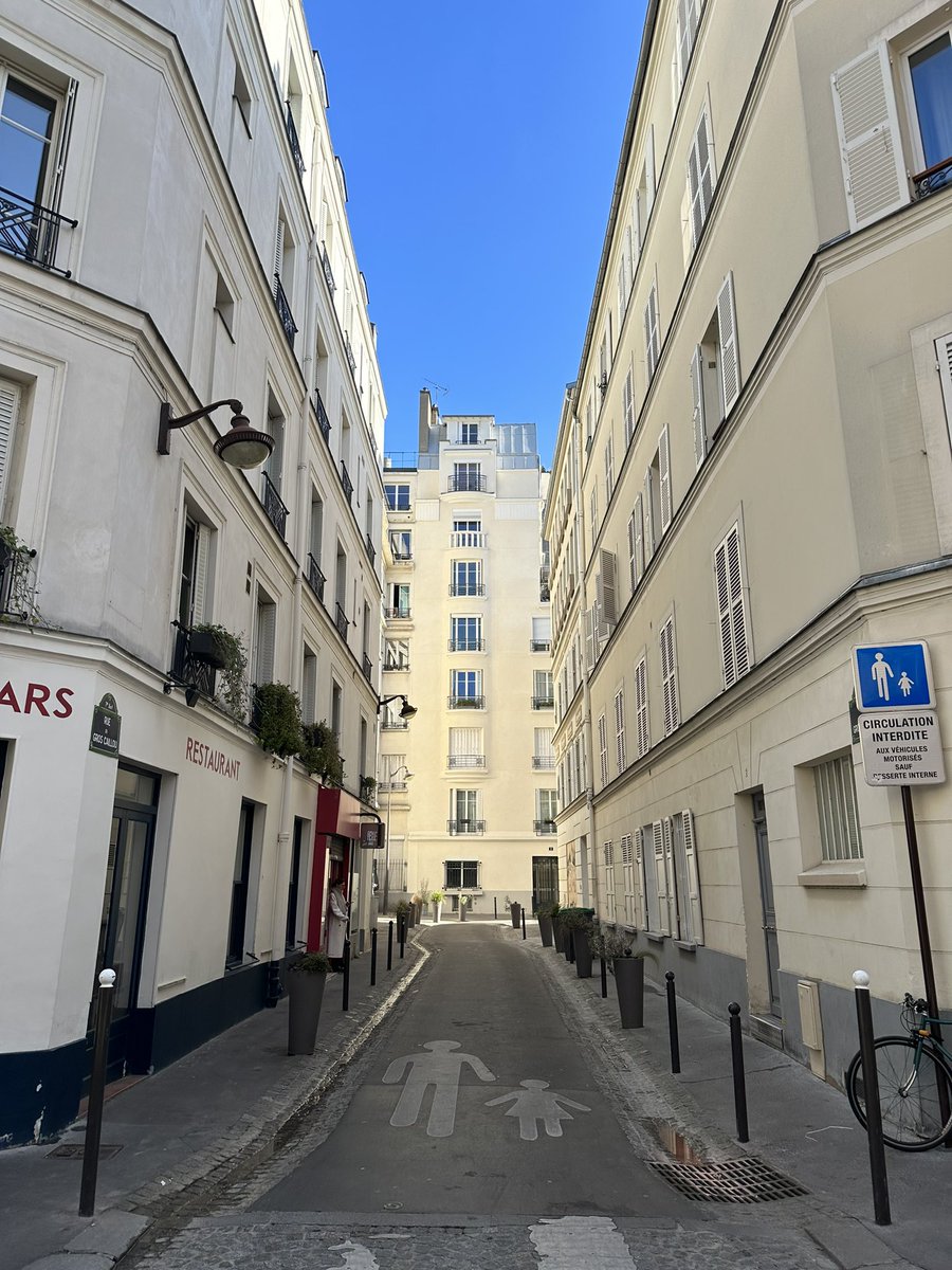 Nottherealjuang's tweet photo. from Paris with love https://t.co/sfp65vSjyw