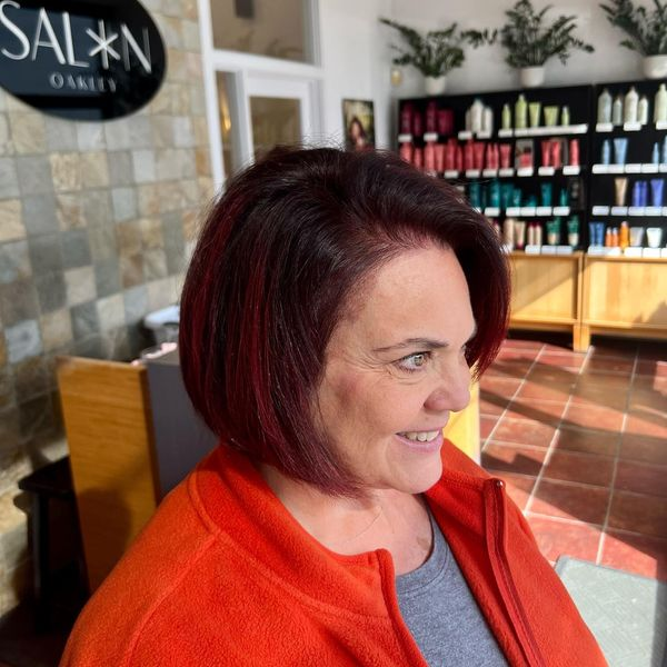 Obsessing over this gorgeous color and cut by Denise! 
#Aveda #avedastylist #cincinnati #cincinnatihairstylist #cincysalon #cincinnatisalon #veganhaircare #veganhairproducts #veganhaircolor #burgandyhair